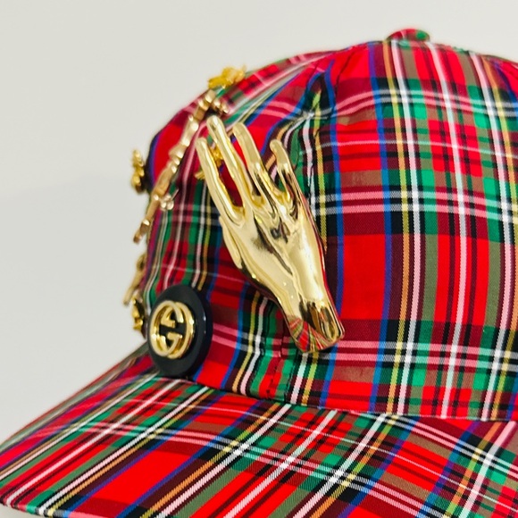 Versatile Wear Gold Woman’s Hand Brooch Unisex - Picture 3 of 10